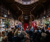 Livraria Lello com casa cheia na primeira tertúlia de Camilo Castelo Branco