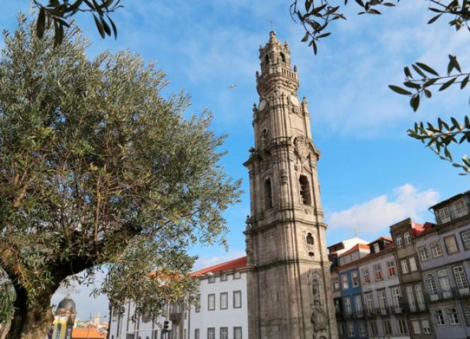 Embaixadora dos Emirados Árabes Unidos de visita ao Norte de Portugal