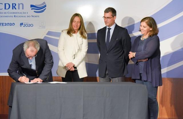 Assinatura protocolo "Por um país com Bom Ar" - Município Matosinhos