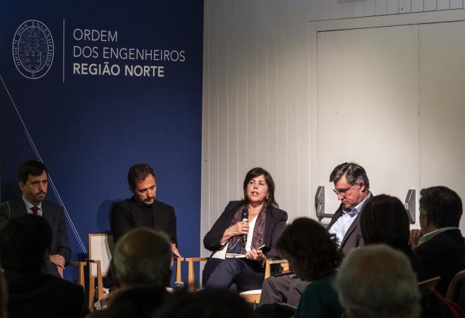 Célia Ramos aborda impactos da nova legislação no ordenamento e planeamento do território em confer...