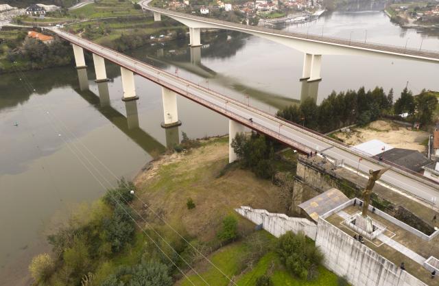 Nova ponte Hintze Ribeiro