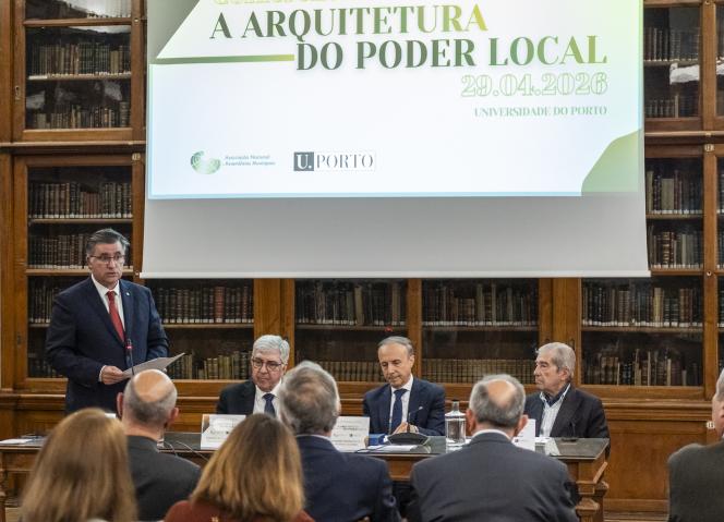 Álvaro Santos sublinha importância da articulação territorial na conferência “A Arquitetura do Poder Local”