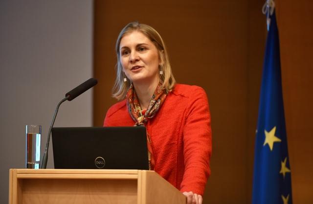 Pessoa a discursar (Zuzana Gáková) 