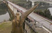 Memorial às vitimas da tragédia da ponte Hintze Ribeiro