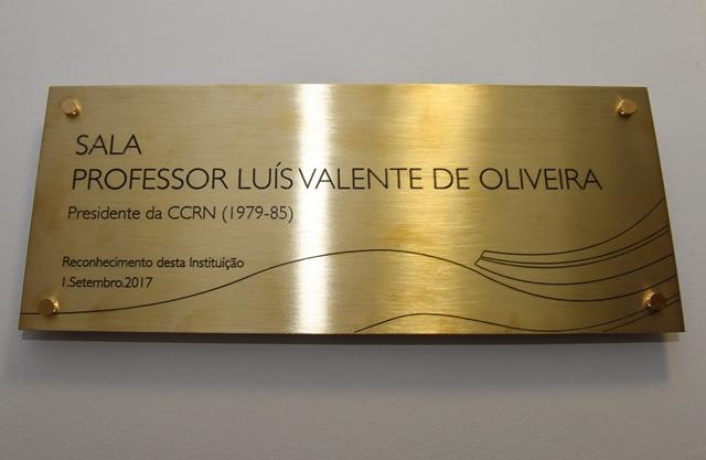 Placa da Sala Prof. Luís Valente de Oliveira