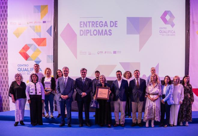 CCDR NORTE entrega 450 diplomas a trabalhadores da Administração Pública certificados pelo Qualific...